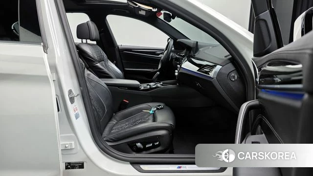 BMW 5 Series (G30) id 3893785 из Кореи 20