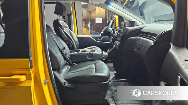 Hyundai Staria id 3818686 из Кореи 20