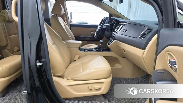 Kia The New Carnival id 4732722 из Кореи 32