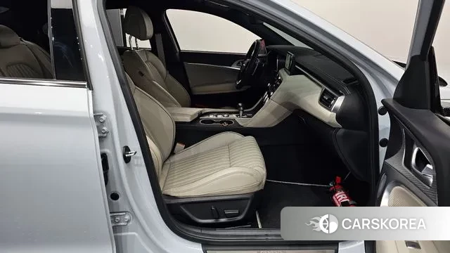 Genesis The New G70 id 3555878 из Кореи 20