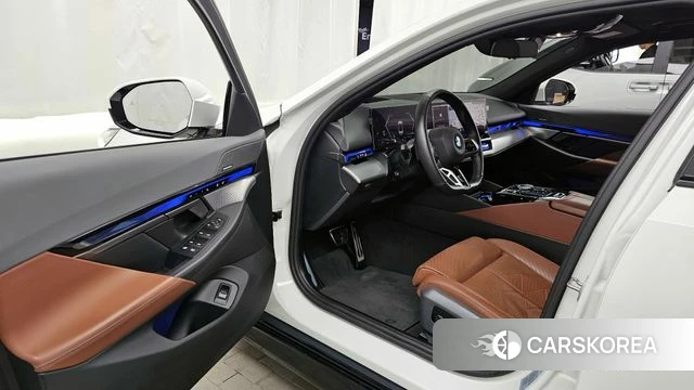 BMW 5 Series (G60) id 4177789 из Кореи 20