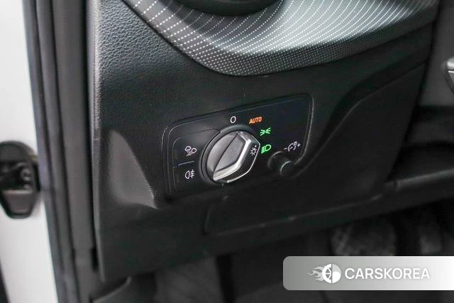 Audi Q2L id 4275629 из Китая 25