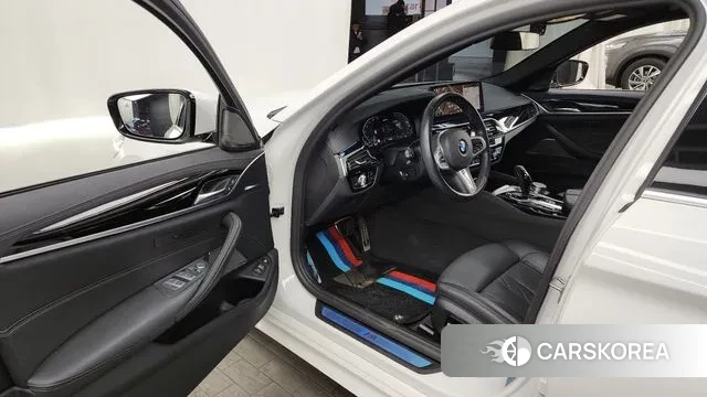 BMW 5 Series (G30) id 3625948 из Кореи 20