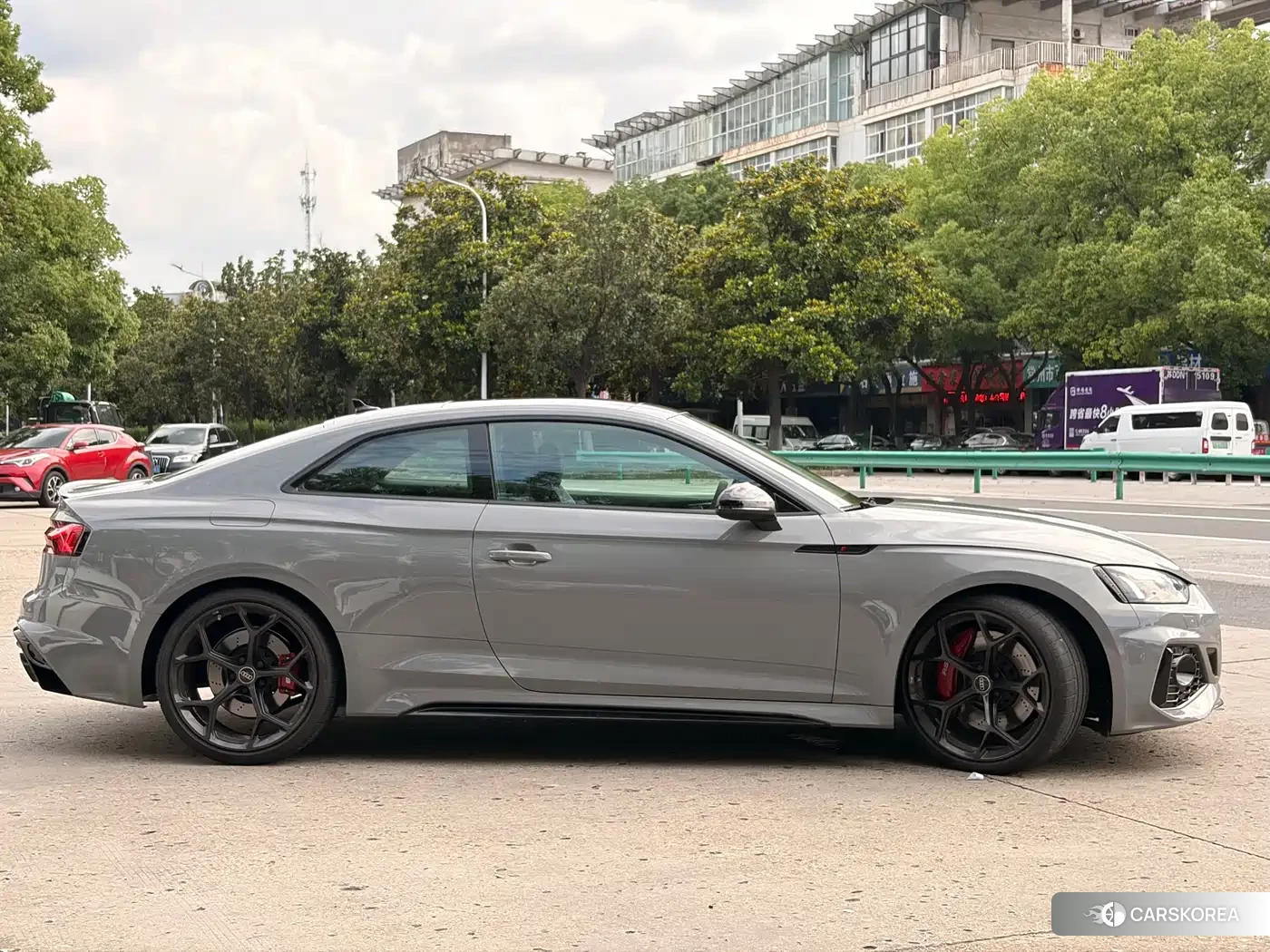 Audi RS 5 id 4546610 из Китая 17