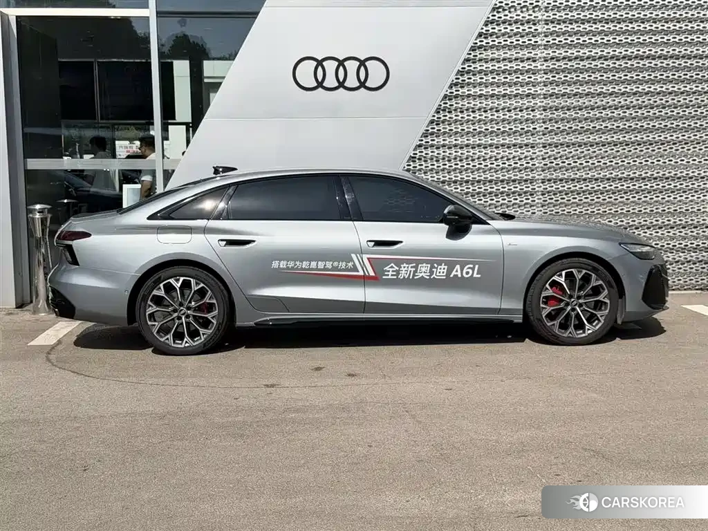 Audi A6L id 4680544 из Китая 27