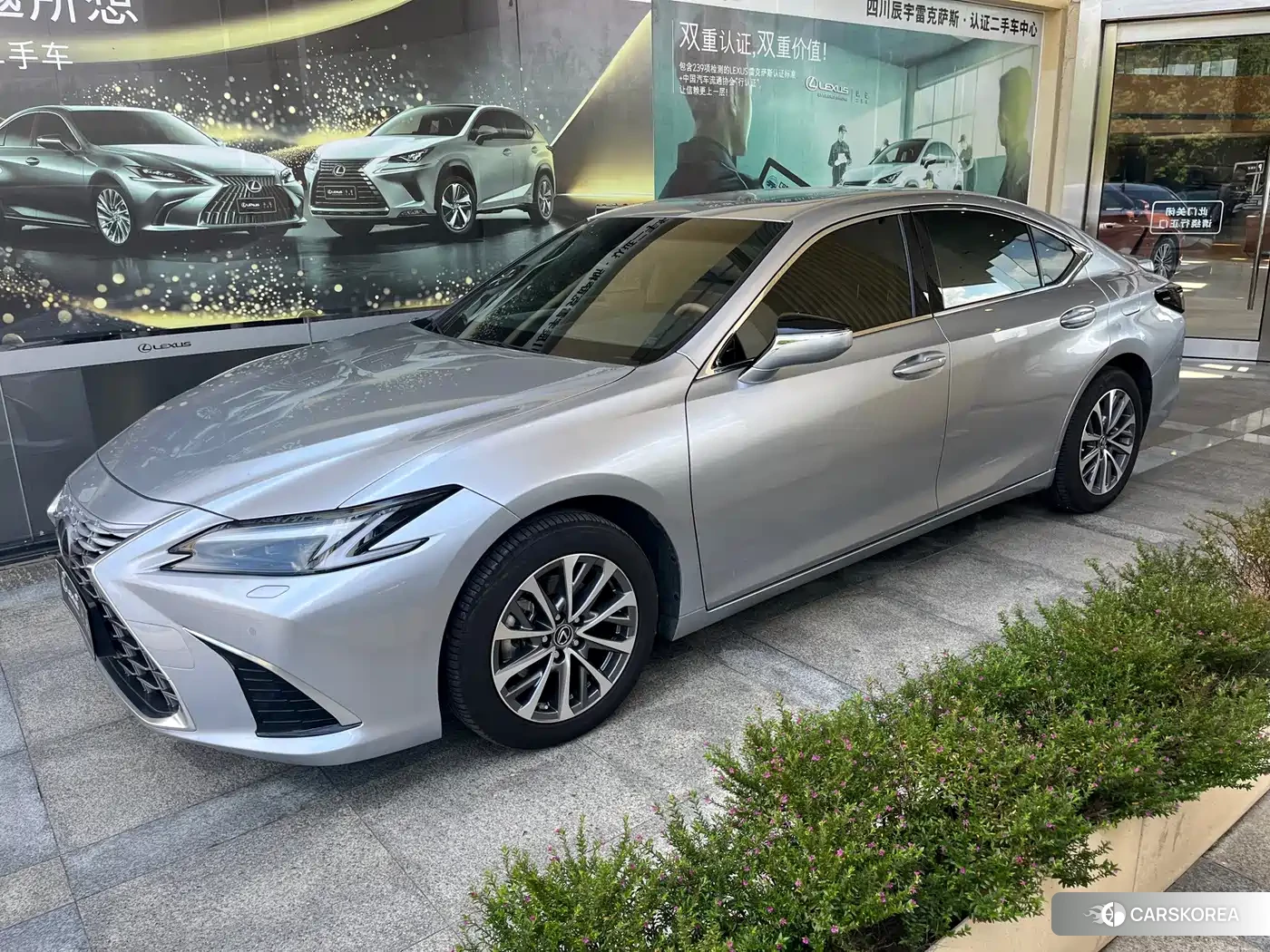 Lexus ES id 4680518 из Китая 17
