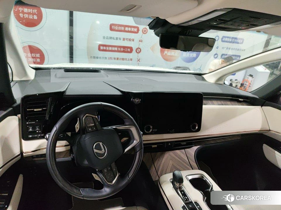 Lexus LM id 4492759 из Китая 12