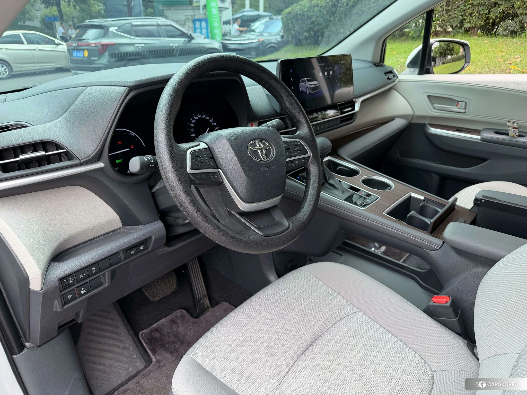 Toyota Sienna id 4504752 из Китая 13