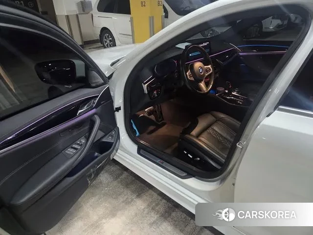 BMW 5 Series (G30) id 3740663 из Кореи 12