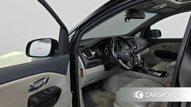 Kia The New Carnival id 4943902 из Кореи 31