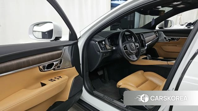 Volvo V90 Cross-Country id 4310034 из Кореи 34