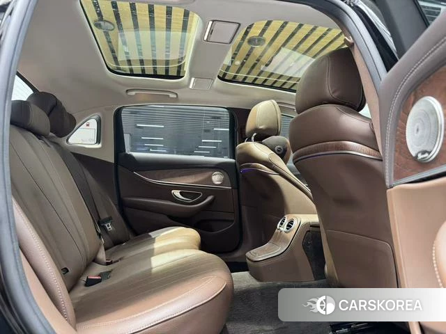 Mercedes-Benz E-class id 4297452 из Китая 24