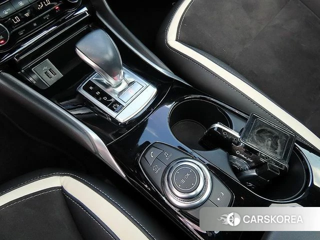 Infiniti Q30 id 4755358 из Кореи 20