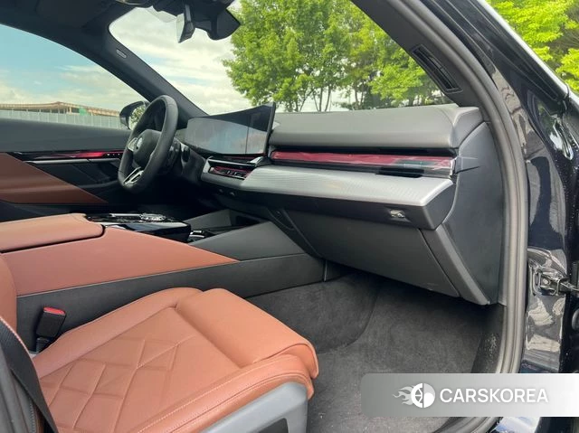 BMW 5 Series (G60) id 4607385 из Кореи 18