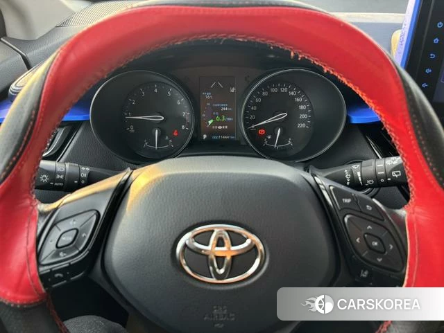 Toyota C-HR id 4257669 из Китая 14
