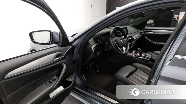 BMW 5 Series (G30) id 3494826 из Кореи 20