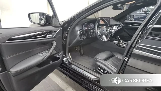 BMW 5 Series (G30) id 3372295 из Кореи 20