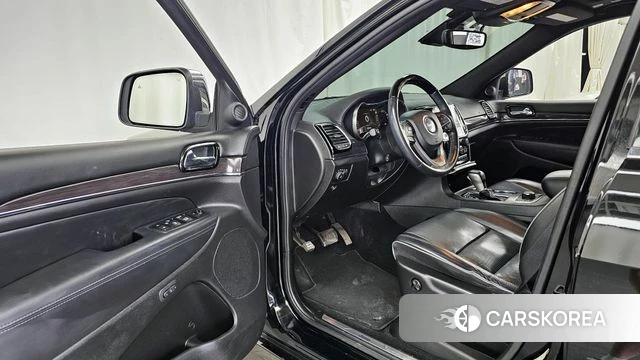 Jeep Grand Cherokee id 4396613 из Кореи 31