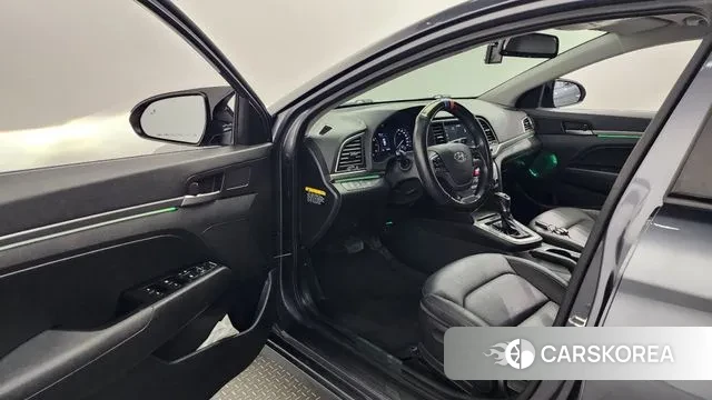 Hyundai Avante AD id 3055804 из Кореи 20