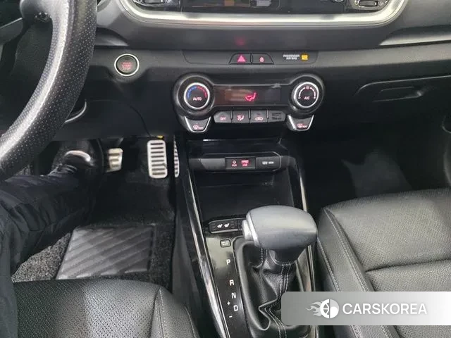 Kia Stonic id 3578282 из Кореи 17