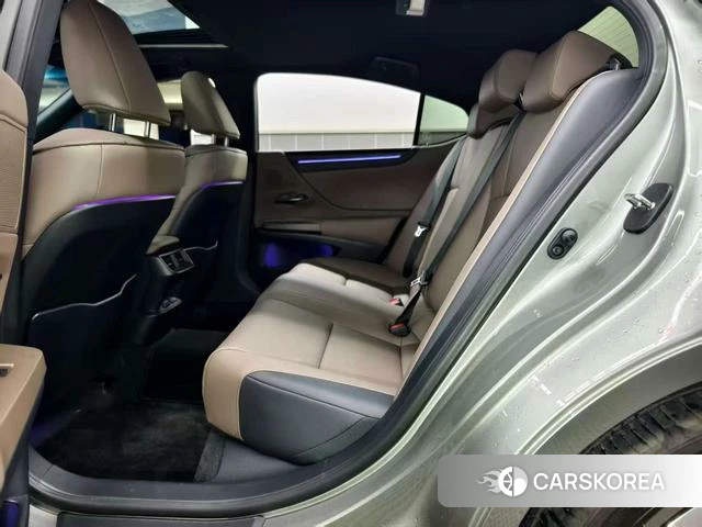 Lexus ES id 4300344 из Китая 22