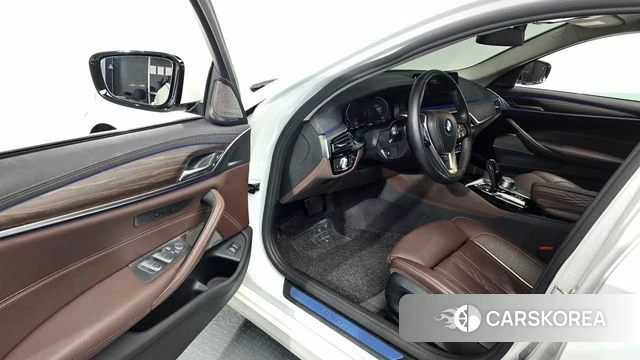 BMW 5 Series (G30) id 4481923 из Кореи 32