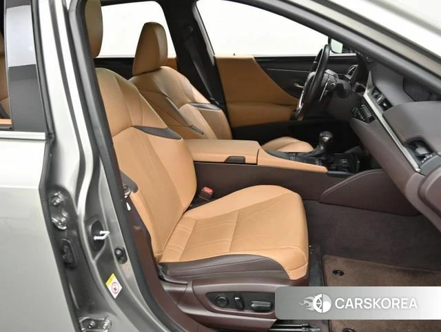 Lexus ES300h 7th generation id 4837012 из Кореи 16
