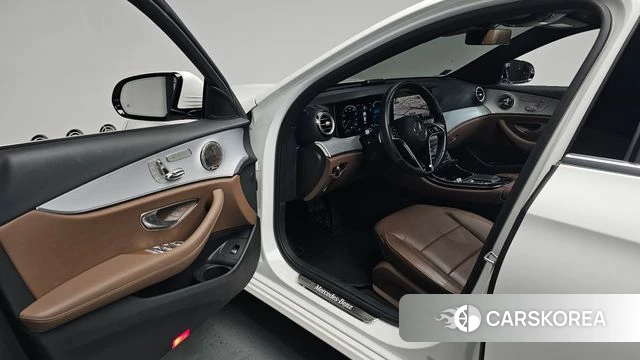 Mercedes-Benz E-Class W213 id 4646989 из Кореи 37