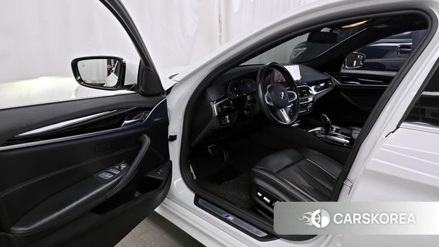 BMW 5 Series (G30) id 3924514 из Кореи 20