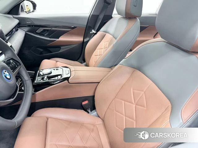 BMW 5 Series (G60) id 4499707 из Кореи 11