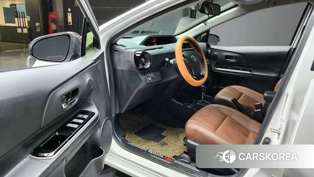 Toyota Prius C id 3912029 из Кореи 20