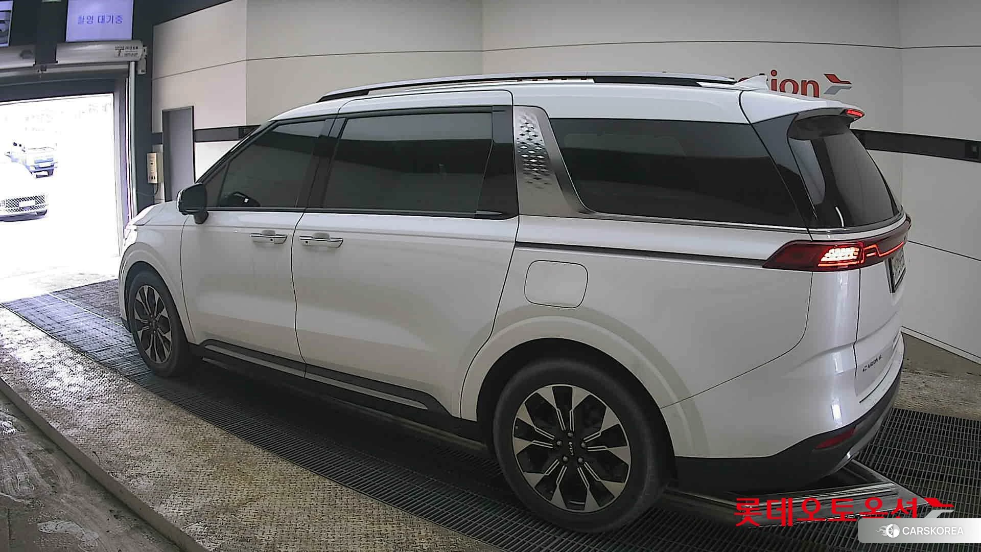 Kia Carnival id 3888384 из Кореи 37