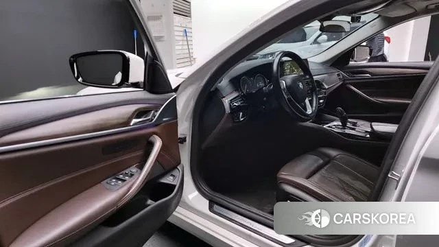 BMW 5 Series (G30) id 3593319 из Кореи 20