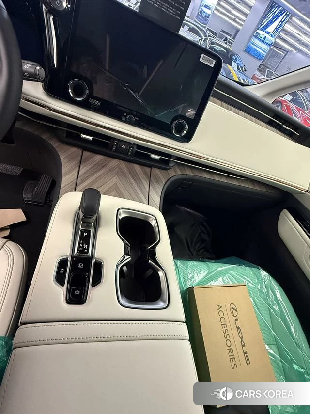 Lexus LM id 4314754 из Китая 13