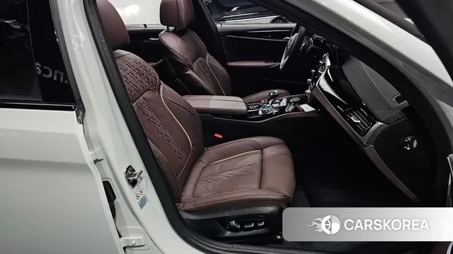 BMW 5 Series (G30) id 2963927 из Кореи 20