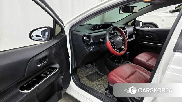 Toyota Prius C id 3834701 из Кореи 20