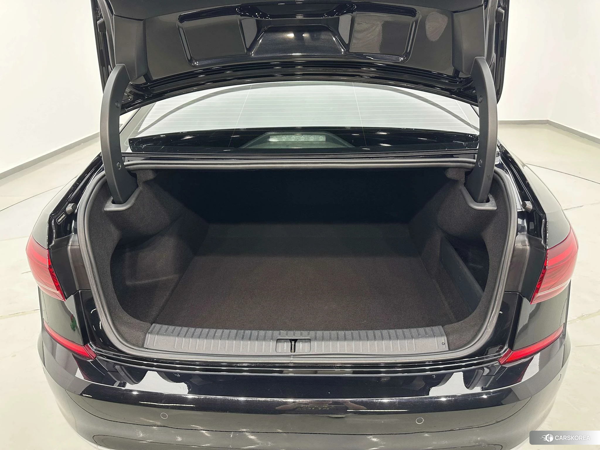 Volkswagen Passat id 4492789 из Китая 31