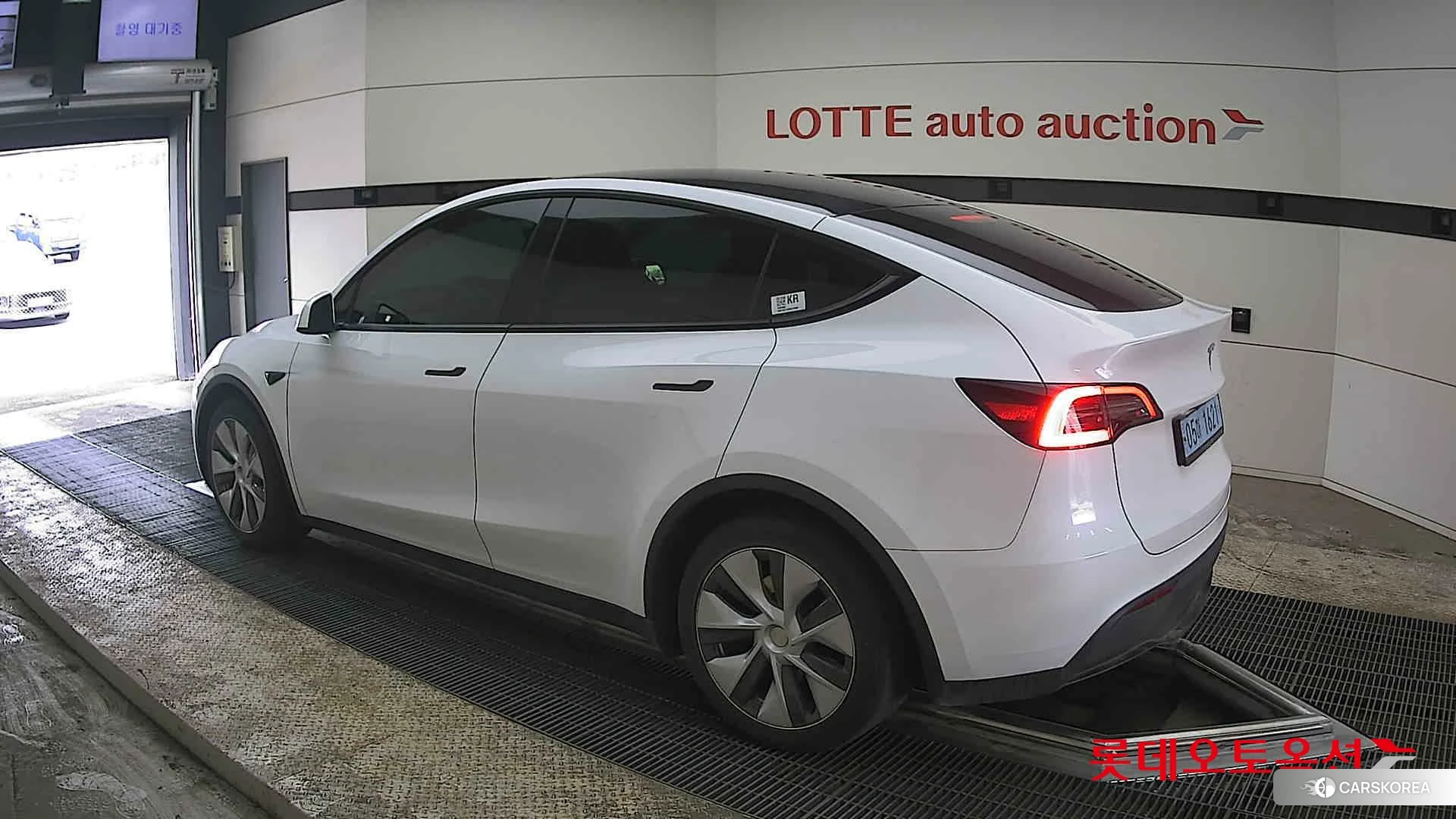 Tesla Model Y RWD id 3888283 из Кореи 37