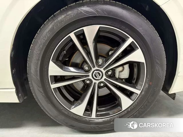 Nissan Xuan Yi id 4215108 из Китая 17