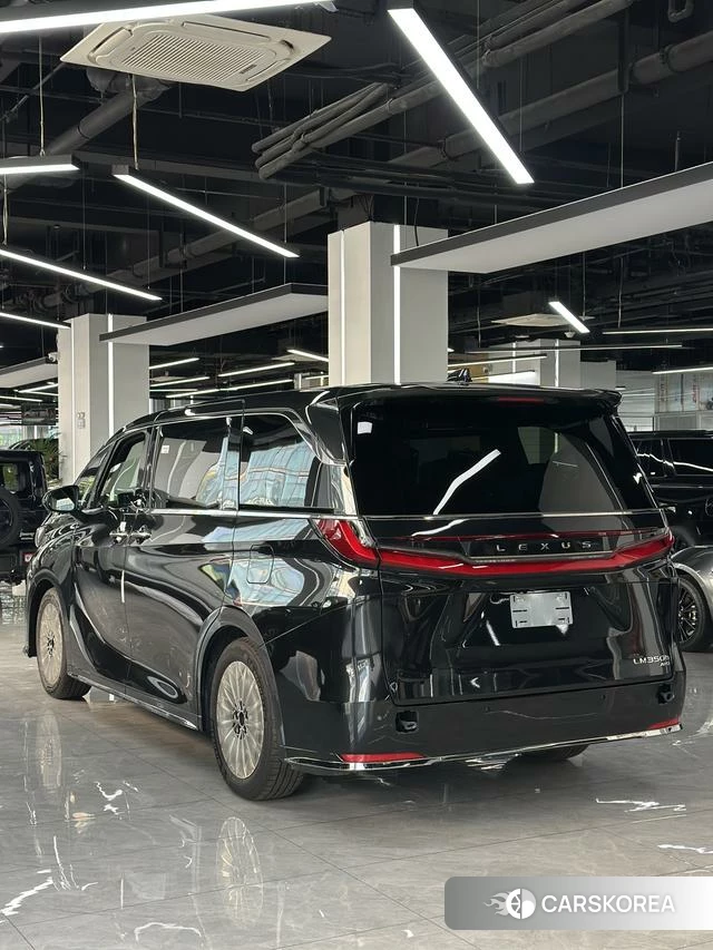 Lexus LM id 4273852 из Китая 11