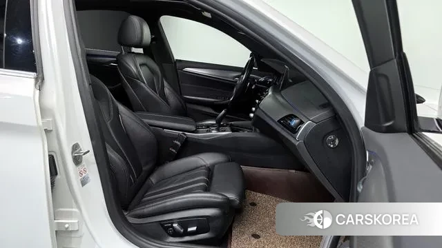 BMW 5 Series (G30) id 3345351 из Кореи 20