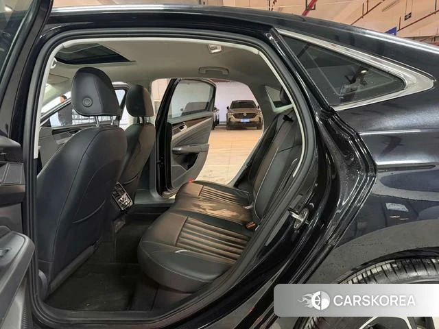Volkswagen Passat id 4278715 из Китая 17
