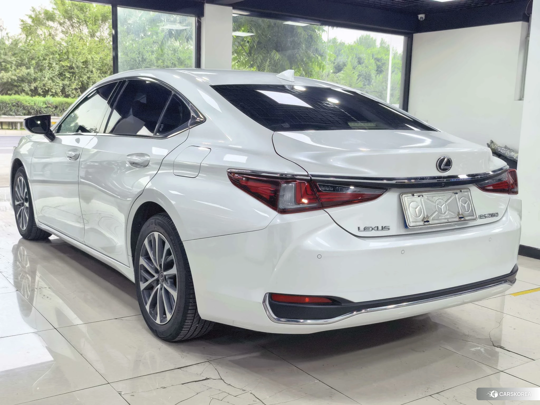 Lexus ES id 4452551 из Китая 18