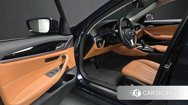 BMW 5 Series (G30) id 4019785 из Кореи 20