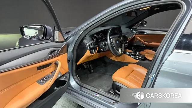 BMW 5 Series (G30) id 3593466 из Кореи 20