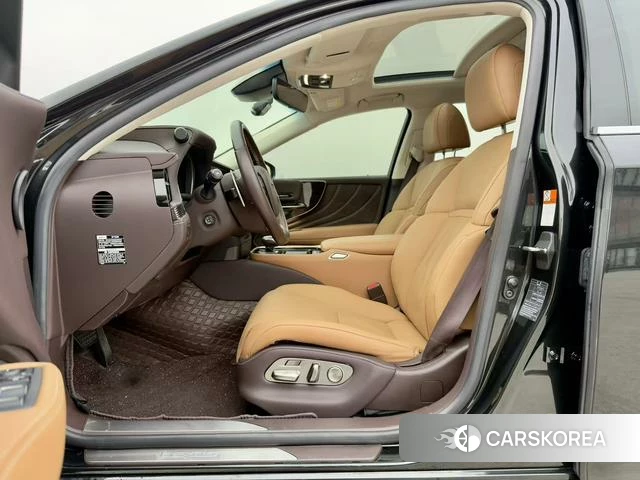 Lexus LS id 4221299 из Китая 19