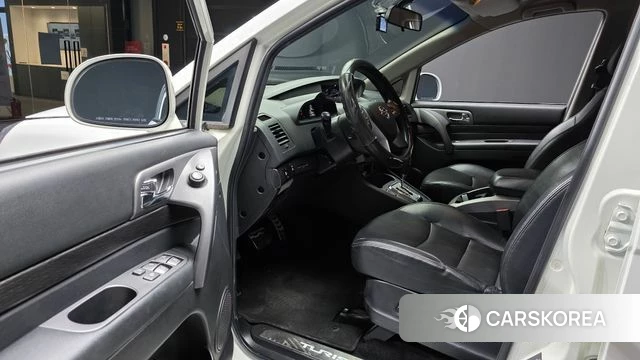 Ssangyong Korando Turismo id 4626457 из Кореи 35