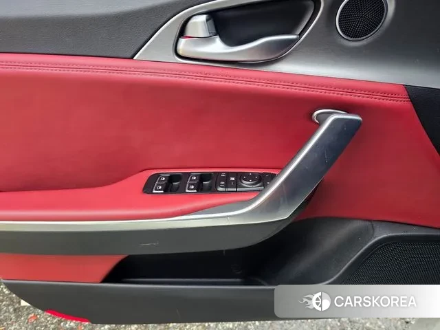 Kia Stinger id 3476719 из Кореи 17