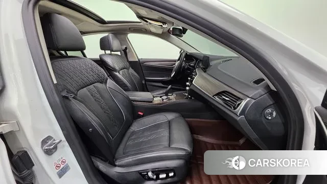 BMW 5 Series (G30) id 3024579 из Кореи 20