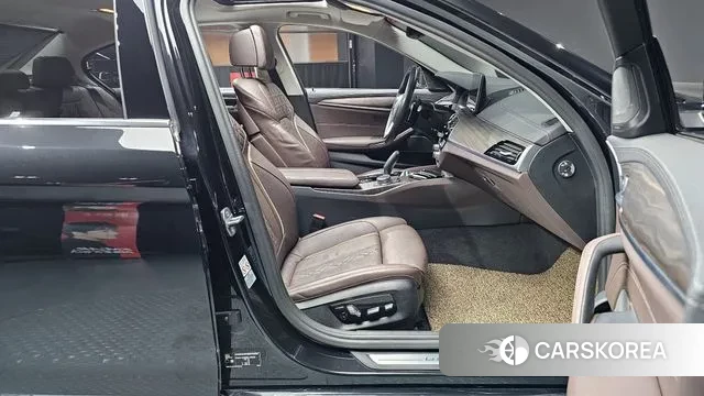 BMW 5 Series (G30) id 3697097 из Кореи 20